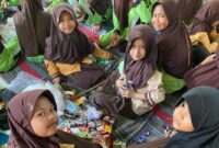 Pelatihan Ecobrick Siswa MINU18 Weleri
