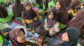 Pelatihan Ecobrick Siswa MINU18 Weleri