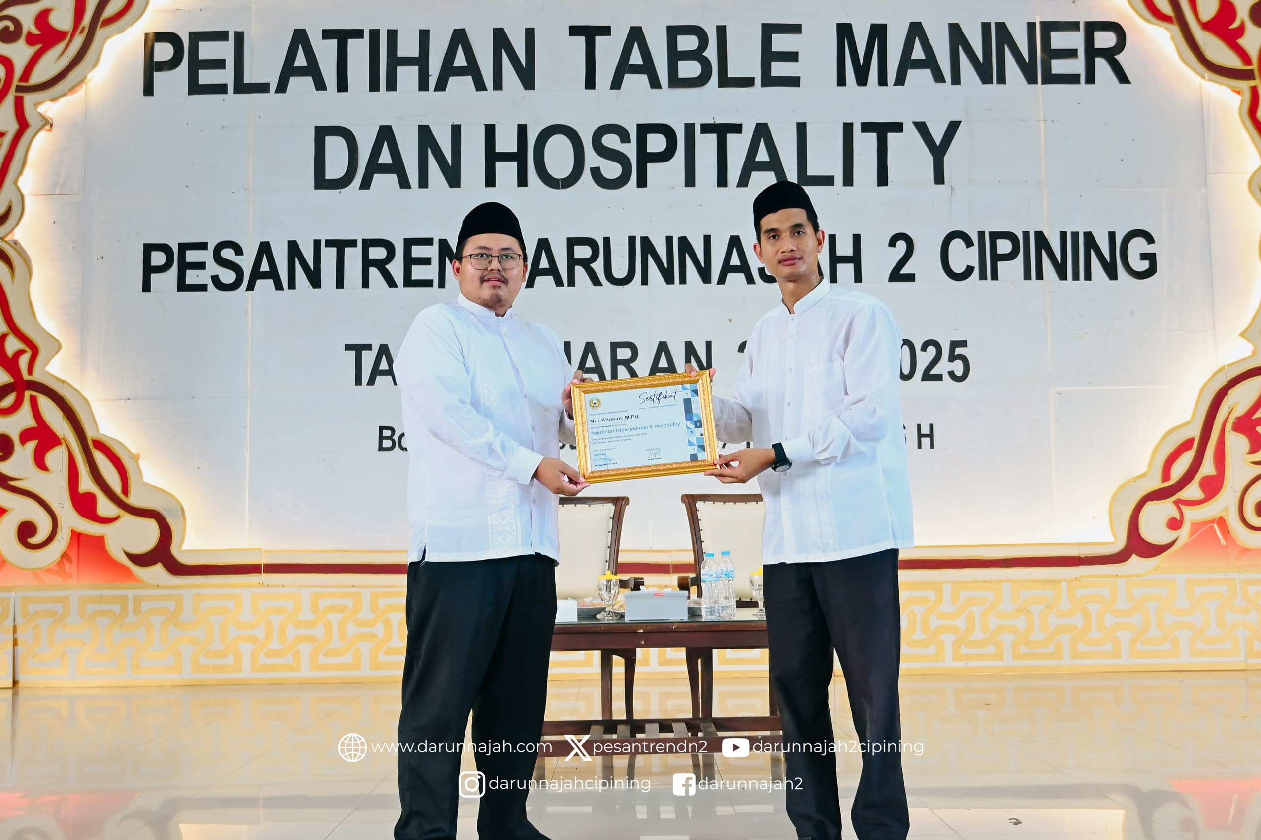 Pesantren Darunnajah 2 Cipining Bogor Gelar Pelatihan Keprotokolan, Table Manner dan Hospitality, Hadirkan Narasumber dari Kendal Jateng