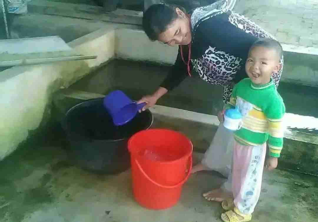 Nestapa Kaum Ibu Jalan Deliplantir Desa Merdeka: Setiap Malam ‘Begadang’, Demi Mendapatkan Air Bersih
