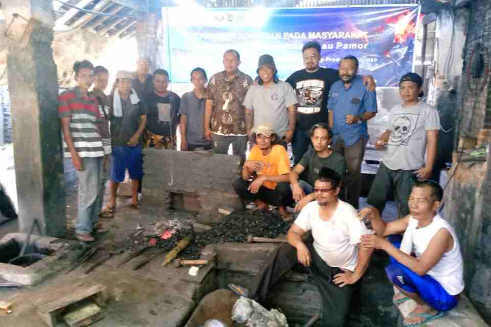 Tingkatkan Daya Saing Pande Besi Koripan, Prodi Keris ISI Surakarta Gandeng Bale Agung Bhumi Gelar Workshop