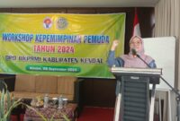Kepala Bidang Kepemudaan Disporapar Kendal Retno Kurniawati, ST, M.Si saat membuka acara workshop DPD BKPRMI Kendal