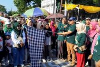 Seremoni pengibaran bendera start oleh Camat Ringinarum