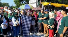 Seremoni pengibaran bendera start oleh Camat Ringinarum