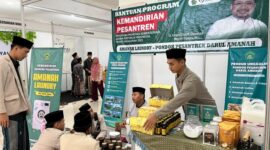 Stand Pondok Pesantren Darul Amanah Kendal di acara Expo Kemandirian Pesantren