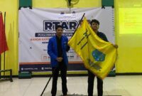 Ketua Rayon FISIP demisioner Fajri Hermansyah saat serah terima kepemimpinan kepada Ketua Rayon Fisip terpilih, Cassano Yoen Kharisma Idlafi, Sabtu (5/10/2024) 