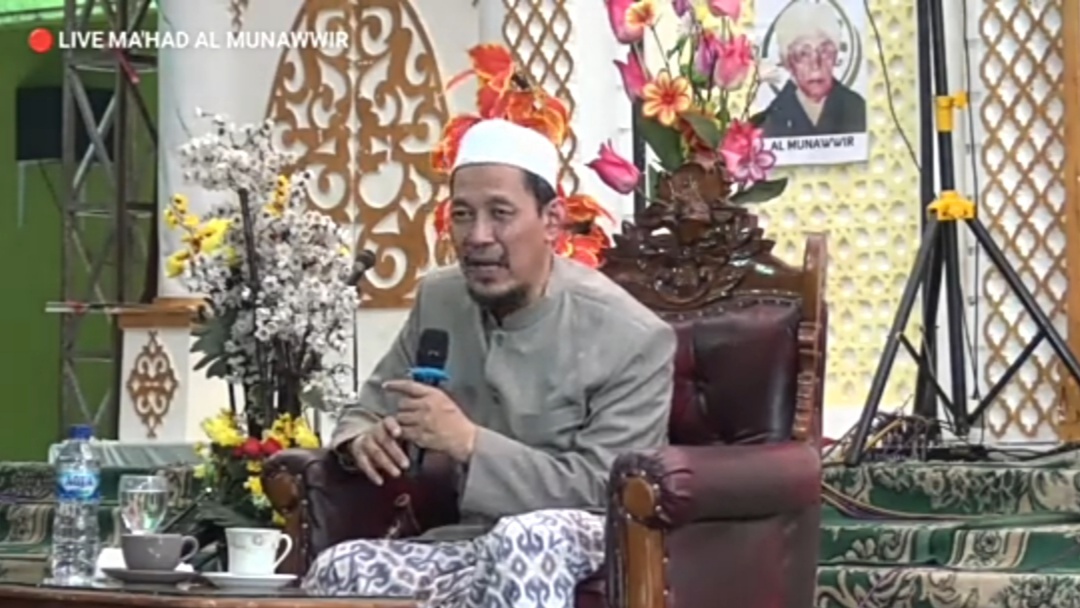 KH Ahmad Asnawi: 7 Langkah Kunci Mendidik Anak Agar Menjadi Sholeh Sholehah
