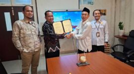 Momen penandatanganan pakta kerja sama antara Fakultas Hukum Unwahas dengan Fakultas Hukum Unnes, Sabtu (5/10/2024) / dok: istimewa