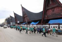 Suasana Toba Fun Walk 2024 di Balige, Sumatera Utara, Sabtu (26/10)
