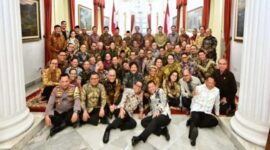 Presiden Joko Widodo menggelar jamuan santap siang bersama seluruh jajaran kabinet Indonesia Maju di Istana Negara, Jakarta, Jumat, 18 Oktober 2024. Foto: BPMI Setpres/Vico