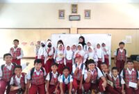 Momen foto bersama siswa SD Negeri Merapi/ dok: pribadi