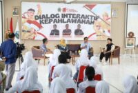Dialog Interaktif bertajuk "Pahlawanku Teladanku" di Aula SMKN 8 Kota Semarang