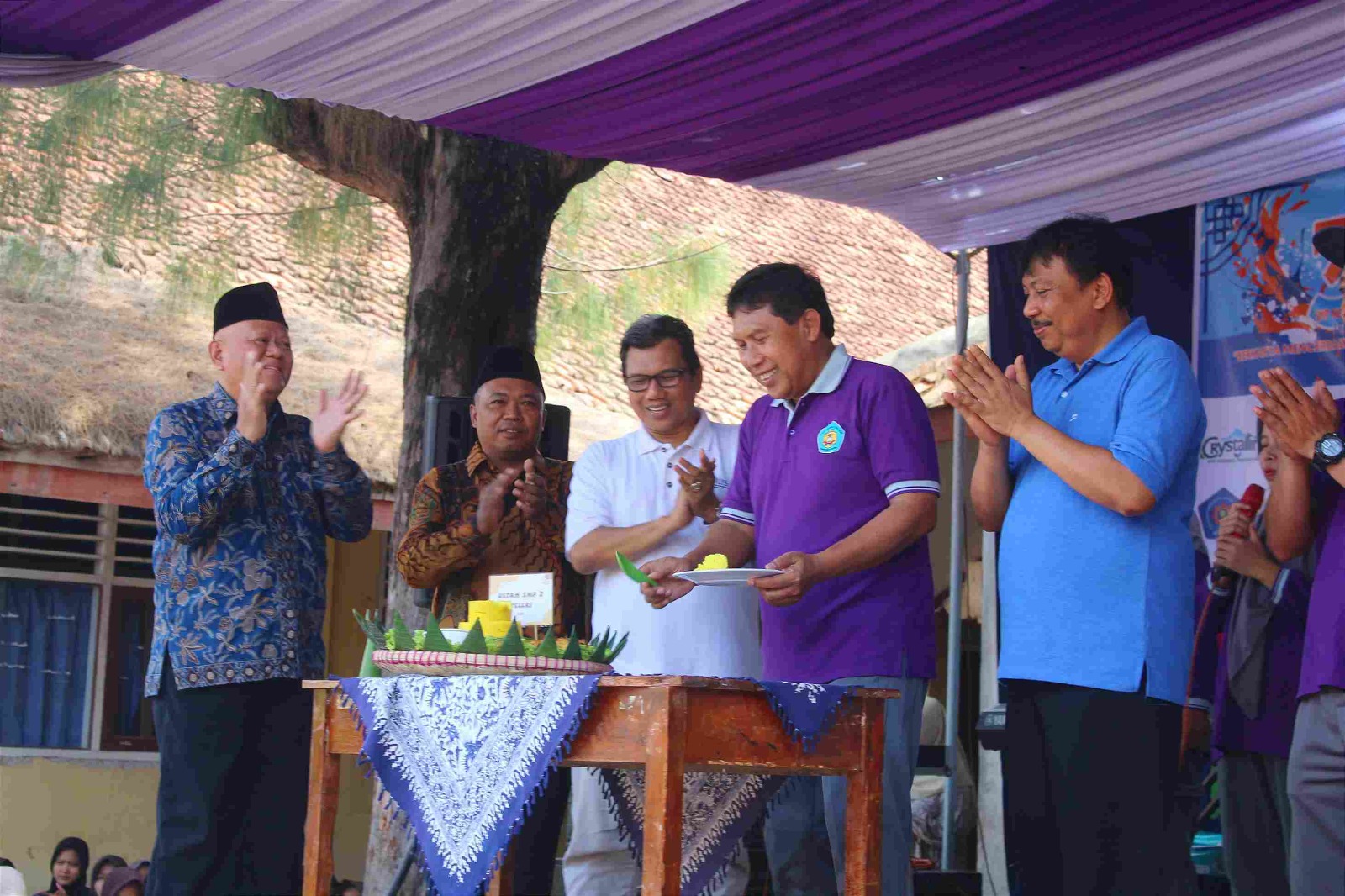 HUT ke-39 SMP Negeri 2 Weleri Meriahkan Jalan Sehat Berhadiah Doorprize Senilai 17 Juta Rupiah