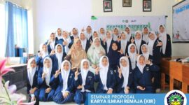 Sesi foto bersama siswa MTs Alif Laam Miim Surabaya / dok: istimewa