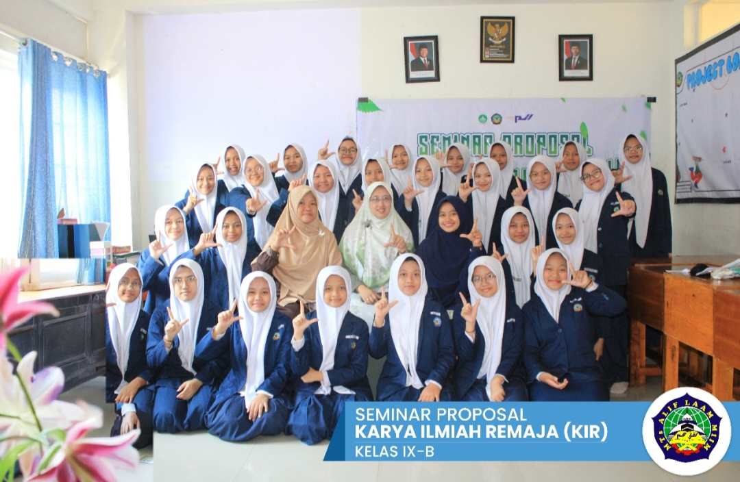 Dorong Budaya Ilmiah Siswa, MTs Alif Laam Miim Gelar Seminar Proposal KIR Diikuti Seluruh Siswa Kelas 9
