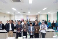 Sesi foto bersama di sela-sela Kuliah Umum dengan tema “Dinamika dan Implikasi Hukum Islam dalam Putusan Mahkamah Konstitusi” di meeting room Gedung Dekanat Lantai 6 Kampus I Unwahas, Sabtu (2/11/2024) 