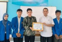 Foto bersama usai sosialisasi bahaya pergaulan bebas di SMK Negeri 1 Tanara, Rabu (6/11/2024) 