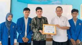 Foto bersama usai sosialisasi bahaya pergaulan bebas di SMK Negeri 1 Tanara, Rabu (6/11/2024) 