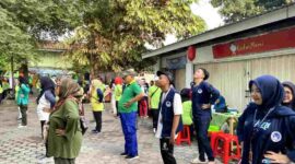 Senam bersama 180 lansia di Kel Suryodiningratan, Mantrijeron  Yogyakarta, Minggu (3/11/2024).

