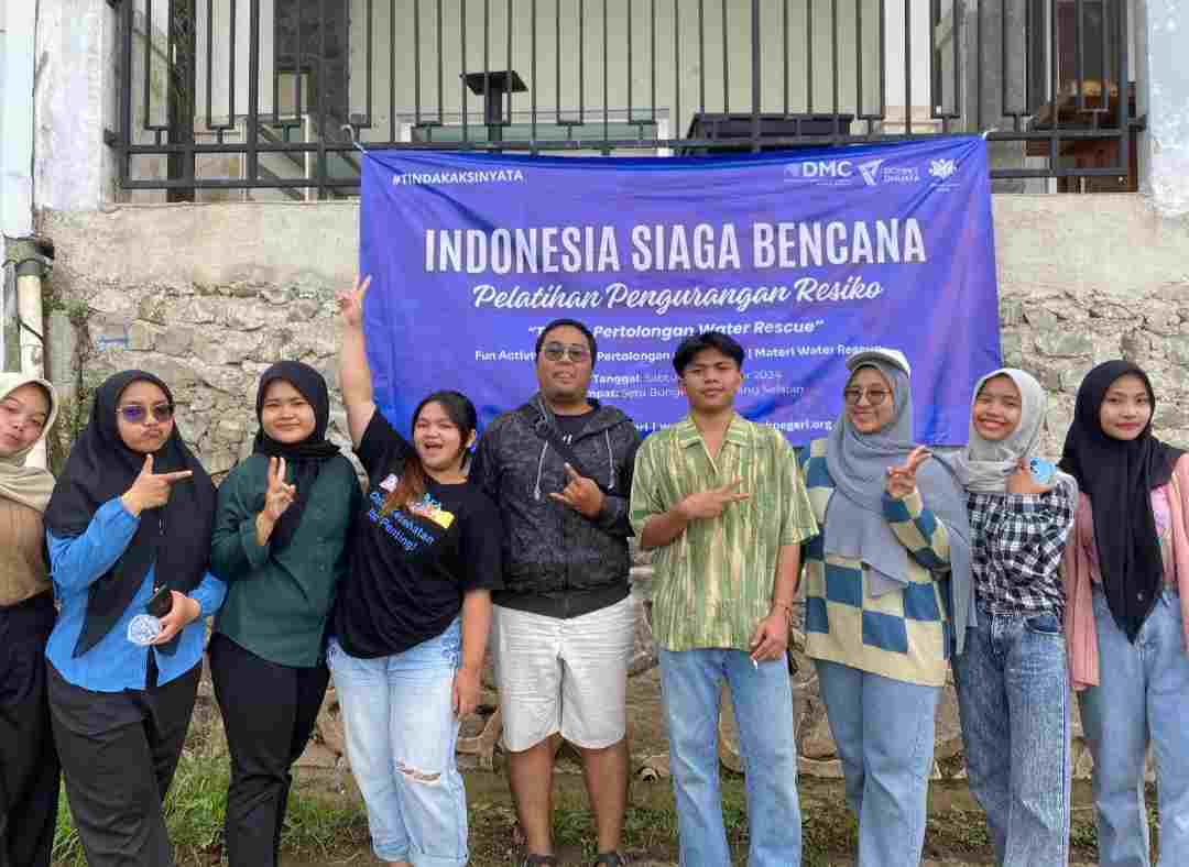 Demi Tingkatkan Kesiapsiagaan Bencana, 9 Anggota Sargap STIKES Mitra RIA Husada Jakarta Ikuti Pelatihan Water Rescue