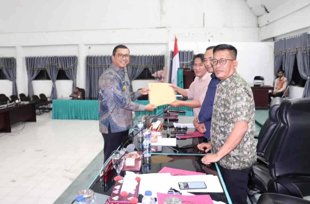 Pjs Bupati Toba Sampaikan Nota Jawaban APBD 2025, Fokus Peningkatan PAD dan Pengembangan UMKM