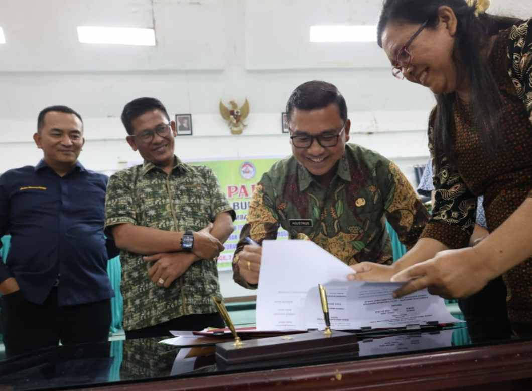 Yes! DPRD Toba-Pjs Bupati Setujui RAPBD 2025 dan Raperda Gedung dan Bangunan