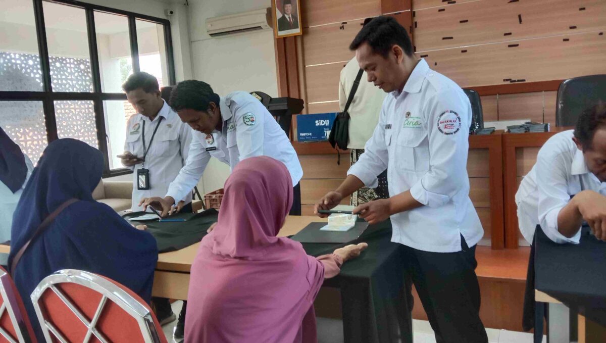 Proses Bio Visa Saudi, jamaah KBIHU NU Makkah Madinah di Gedung PLHUT Kemenag Kendal. Selasa, 3/12/2024