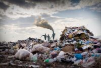 Ilustrasi praktik pengelolaan sampah/ sumber: pinterest
