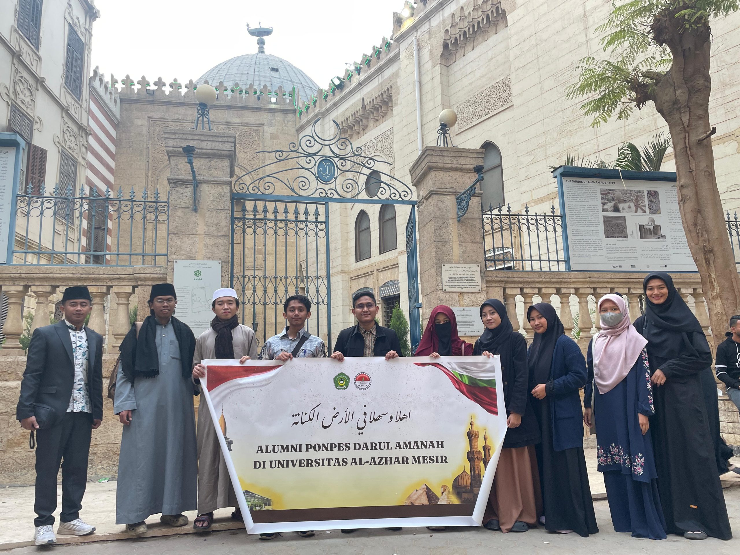 Tanamkan Semangat Spiritual dan Jalin Ukhuwah Islamiyah, IKSADA Cabang Mesir Gelar Ziarah Makam Auliya