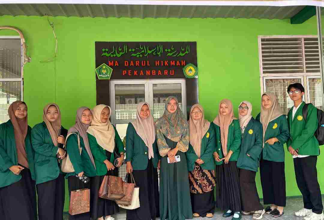 Beri Edukasi dan Pemahaman Korupsi Sejak Dini, Mahasiswa PGMI UMRI Gelar Sosialisasi di Ponpes Dar El Hikmah Pekanbaru