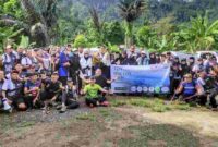 Foto bersama Komunitas Tangan di Atas (TDA) Depok dalam 'One Day Hike' Bukit Paniisan yang digelar pada Kamis, 28 November 2024 