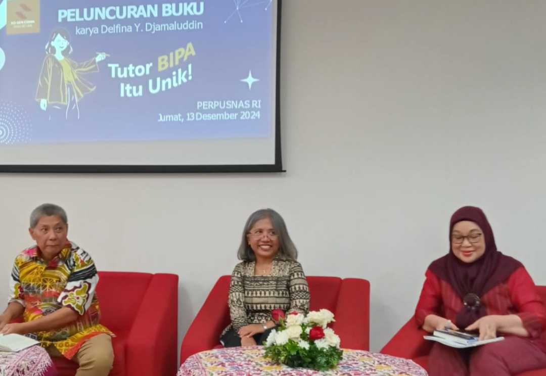 Mantab! 30 Tahun Berpengalaman Jadi Tutor Bahasa Indonesia bagi Penutur Asing, Kini Delfina Luncurkan Buku Perdananya