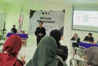 Narasumber M. Roni, saat menyampaikan pemaparan di Sekolah Persidangan, Sabtu (14/12/2024)
