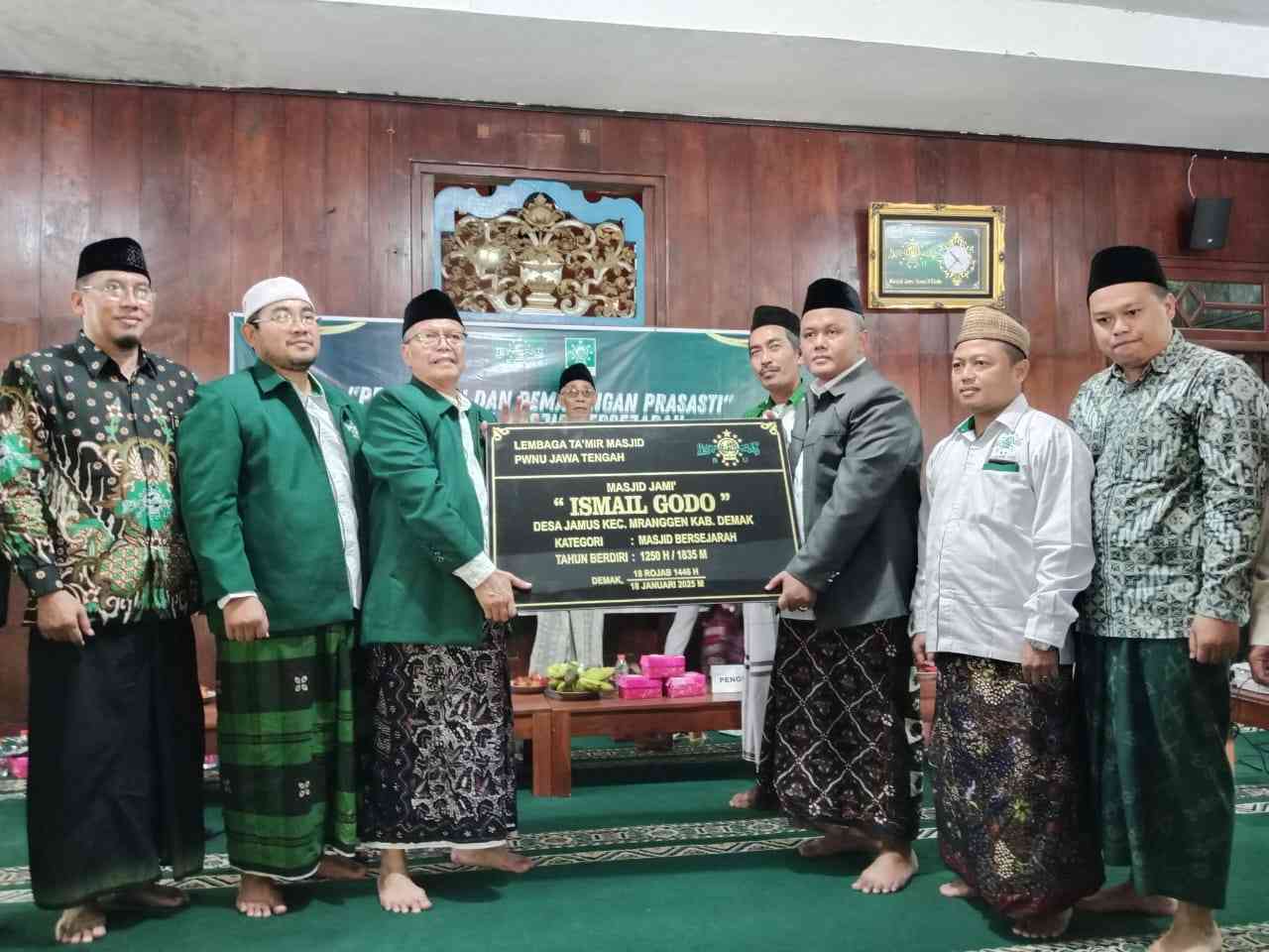 Masjid Bersejarah NU Yang Berdiri Tahun 1835, di Plangisasi oleh LTM NU Jateng untuk Perkuat Identitas