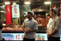 Salah satu pemandangan muslim food street di kota Xi'an Tiongkok