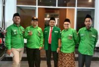 Fathur Rahman bersama Tim Instruktur Ansor Kendal, saat hadiri acara pelantikan PC GP Ansor Kendal. Minggu, 12/1/2025