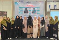 Foto narasumber Ummu Khadijah (Peggy Melati Sukma) bersama Komunitas TDA Depok Perempuan dalam Kajian Rutin di Mall Pesona Square Depok, Jumat (20/12/2024)
