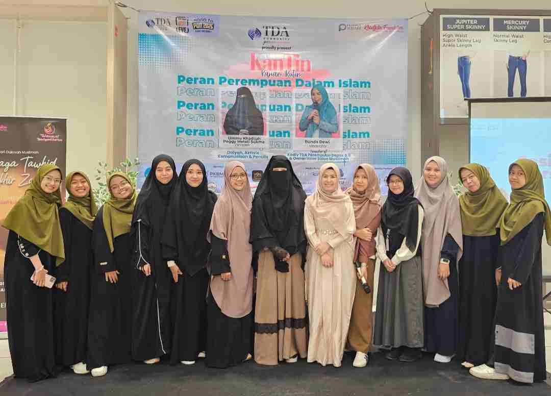 TDA Depok Perempuan Gelar Kajian Rutin Inspirasi Peran Perempuan dalam Islam Bersama Ummu Khadijah (Peggy Melati Sukma)