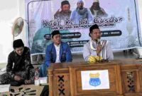 Pengasuh Pondok Pesantren ATQIA Kademangan, Bondowoso, Dr. KH. Madzur Damiri, M, Si saat memberikan tausiyah pada peringatan 40 hari wafatnya Kyai Munsif Nahrawi sekaligus haul Gus Dur yang ke-15 pada 23 Desember 2024
