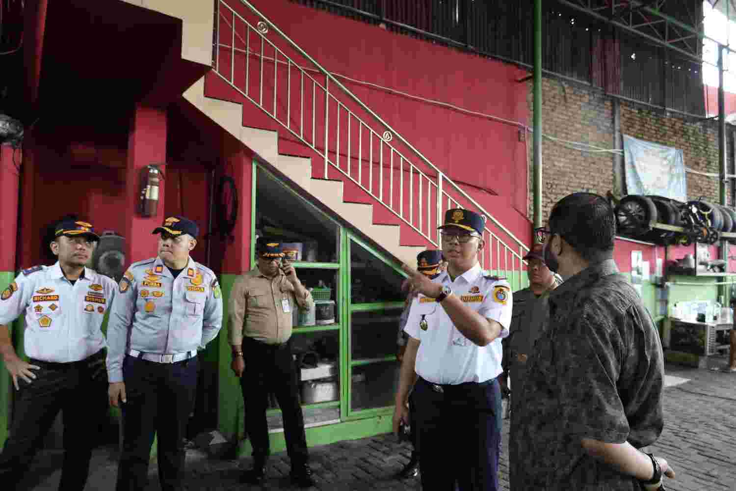 Duet Dishub, Ditlantas Polda Sumut, Satlantas Polrestabes dan Satpol PP Gelar Penertiban Bersama di Jalan SM Raja Medan, Larang Naik-Turun Penumpang di Loket