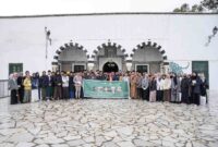 Warga PCINU Tunisia di sela-sela ziarah di makam Syeikh Muhammad Thahir bin Asyur kemudian acara dilanjutkan dengan Ijazah Kubro Tarekat Syadziliyah di Zawiyah Syadziliyyah, Sabtu, 18 Januari 2025.