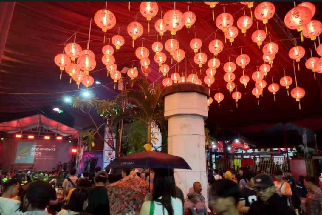 Meriah, Lurr! Imlek di Pasar Imlek Semawis Semarang Meriah, Ada Atraksi Budaya dan Bagi-bagi Angpau