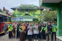 Rombongan SMA NU 03 Muallimin Weleri sebelum menuju lokasi terdampak banjir Kendal. Jum'at, 24/1/2025
