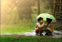 Bocah bermain saat musim hujan/ ilustrasi: pinterest
