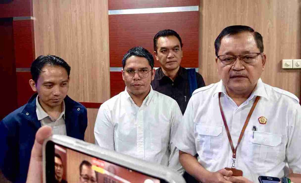 Tim Transisi Luthfi-Yasin, Prof. Sri Puryono saat memberikan keterangannya kepada wartawan. Jum'at, 7/2/2025