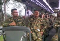 Gubernur Jateng Ahmad Luthfi saat di bus untuk menuju Akmil Magelang. Jum'at, 21/2/2025