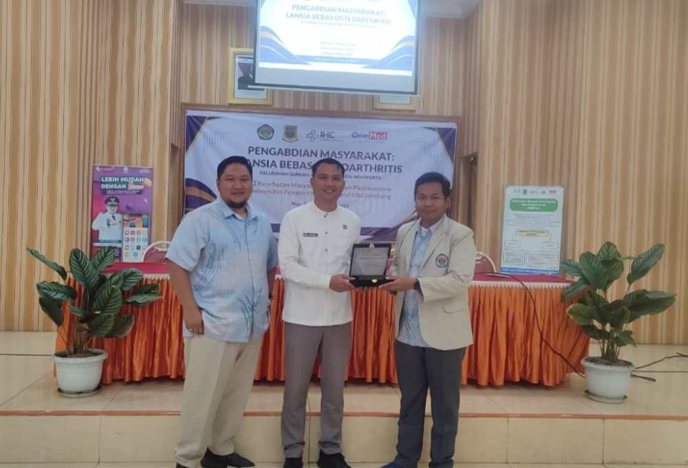 Pengabdian Masyarakat, Mahasiswa Magister UNIPDU Beri Penyuluhan Osteoartritis bagi Lansia di Kelurahan Gunung Gedangan, Kota Mojokerto