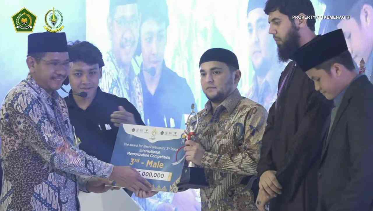 Luar Biasa, Hafidz Rusia Berhasil Juara MHQ Internasional di Jakarta