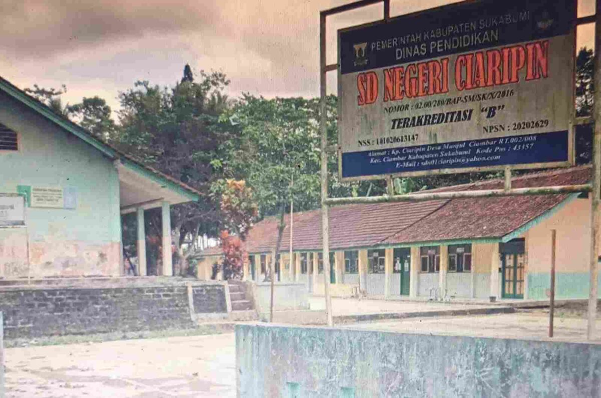 Kondisi bangunan SD Negeri Ciaripin Desa Munjul Kec. Ciambar Kabupaten Sukabumi Jawa Barat/ Widiyano