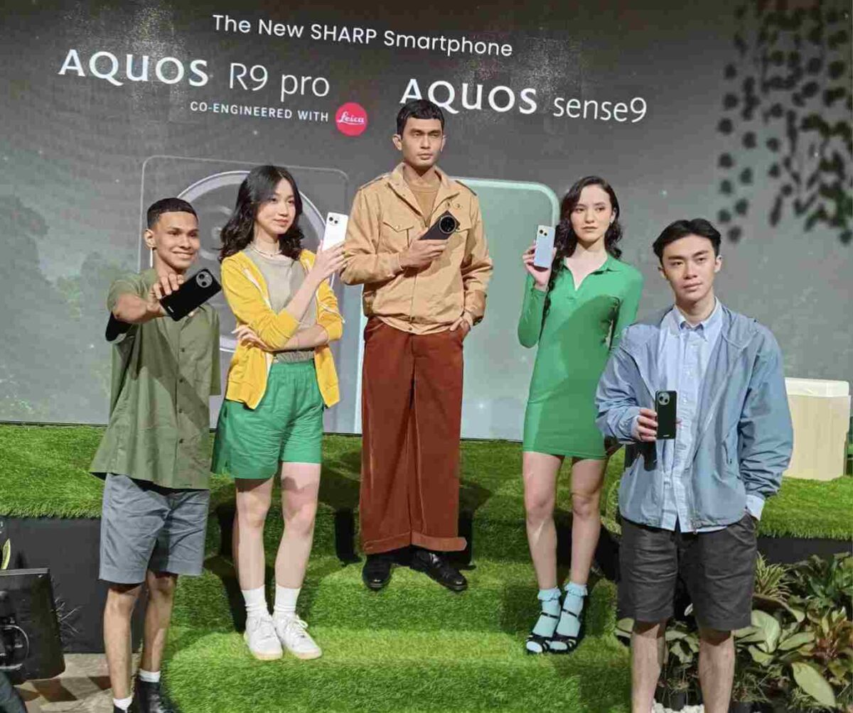 Dua ponsel rilisan Sharp pada Rabu (12/2/2025) di Jakarta, kali ini. adalah ponsel pintar flagship atau produk unggulan Sharp Aquos R9 pro serta Sharp Aquos Sense9.

Ponsel Aquos Sense9 fokus pada casual live, colourfull, anak muda, dan pemakaian keseharian, khususnya oleh konsumen GenZ.